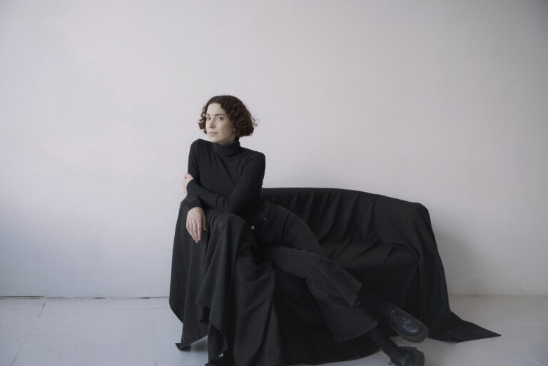 AMBRE CIEL: STILL, THERE IS THE SEA