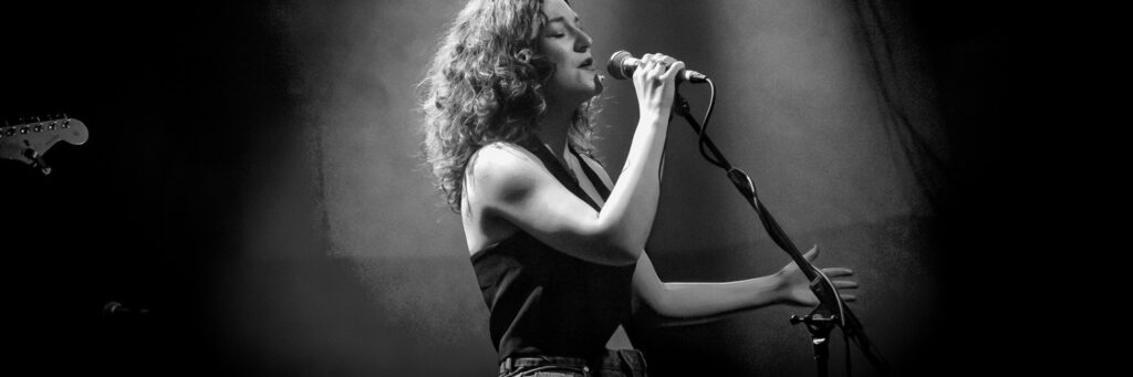 Abi Farrell @ Piano Lounge (Covent Garden)
