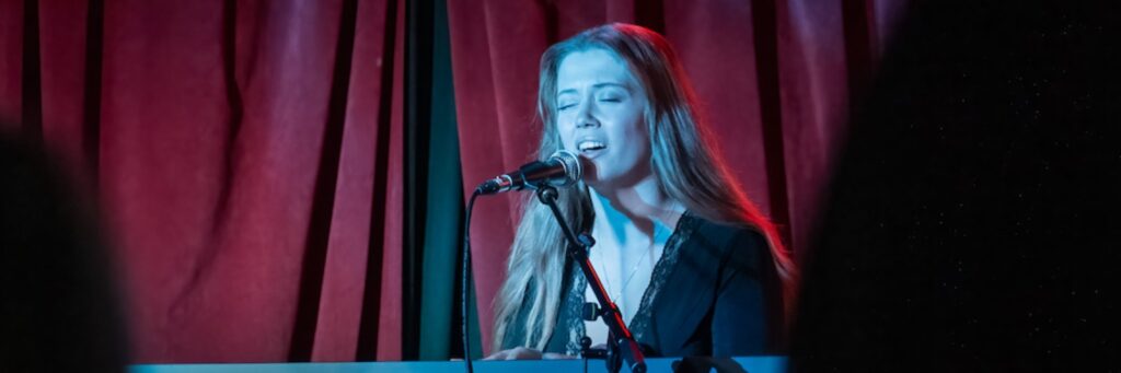 Poppy Baker @ Piano Lounge (Covent Garden)