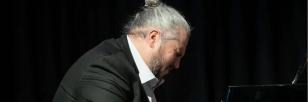 One soloist shown