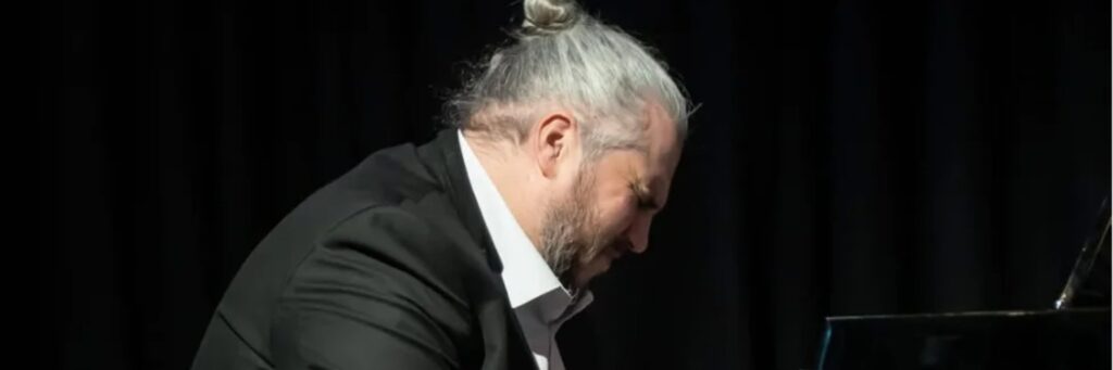 One soloist shown