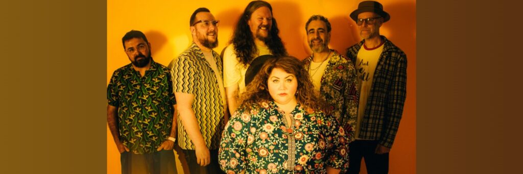 RÍOGHNACH CONNOLLY & HONEYFEET @ The Fox and Firkin